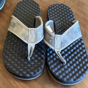 Mens flip flops